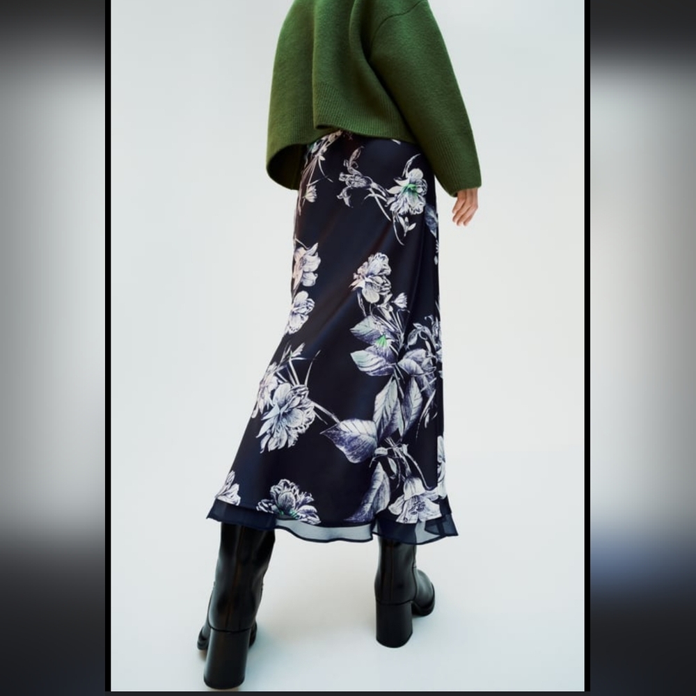 BNWT! Zara Printed satin effect midi skirt - Picture 3 of 6